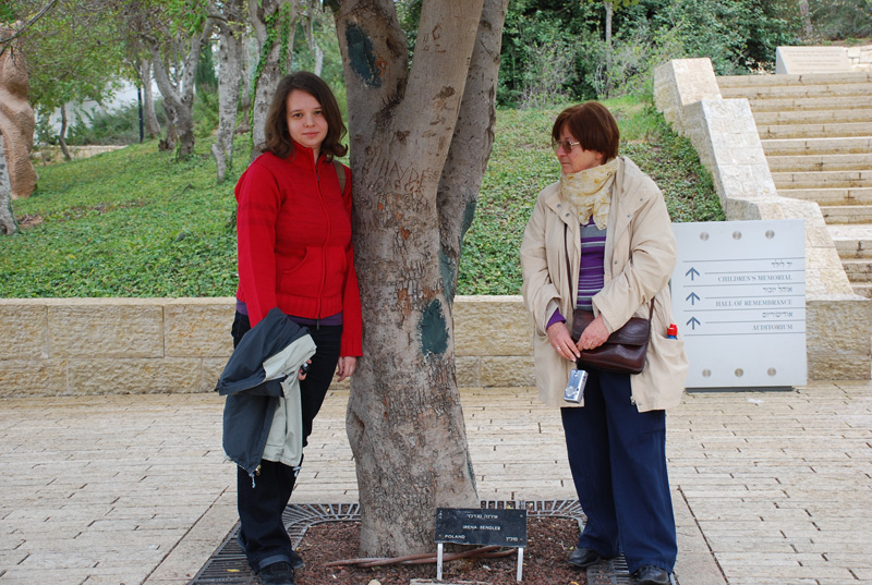 Irena Sendler’s daughter, Janina with her daughter