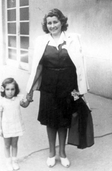 Djina Beritic and Dina, Zagreb 1943