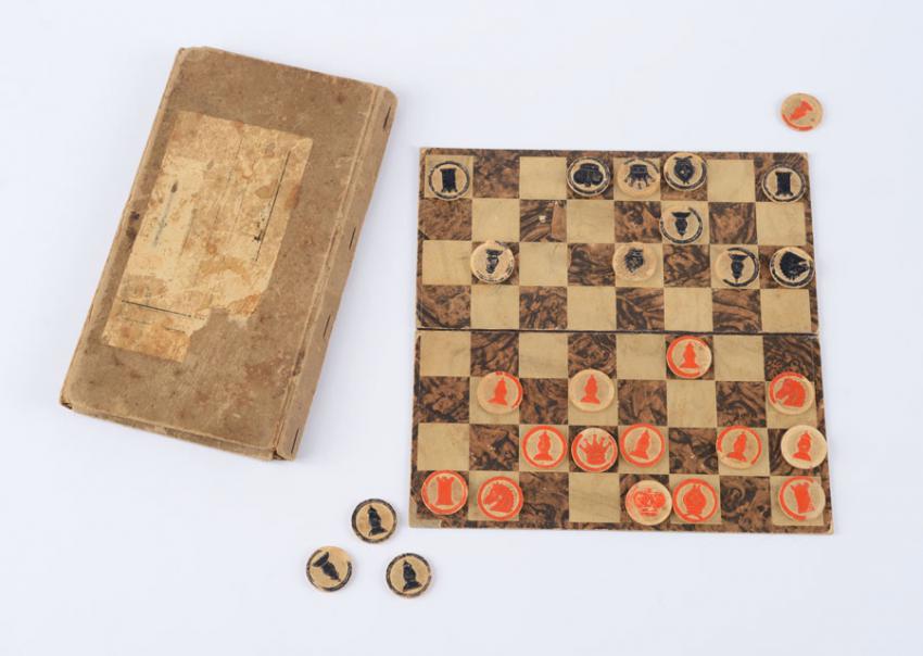 Chess set that Chaya Stecolchic received from Leone Goldstein on their liberation from the Mogilev ghetto, Transnistria