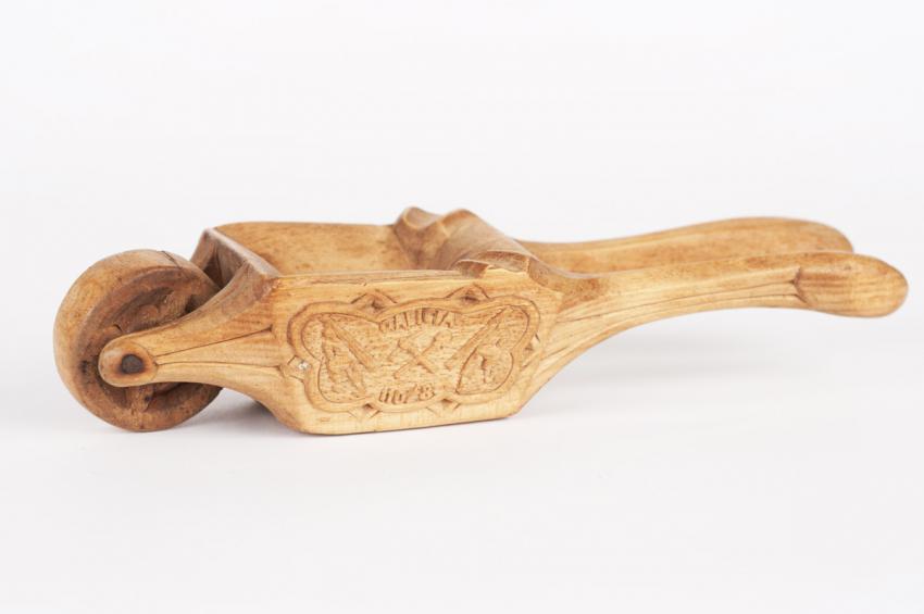 Wooden wheelbarrow carved in a labor camp in Galicia as a birthday present from Alexander Izrael to his wife Hannah 