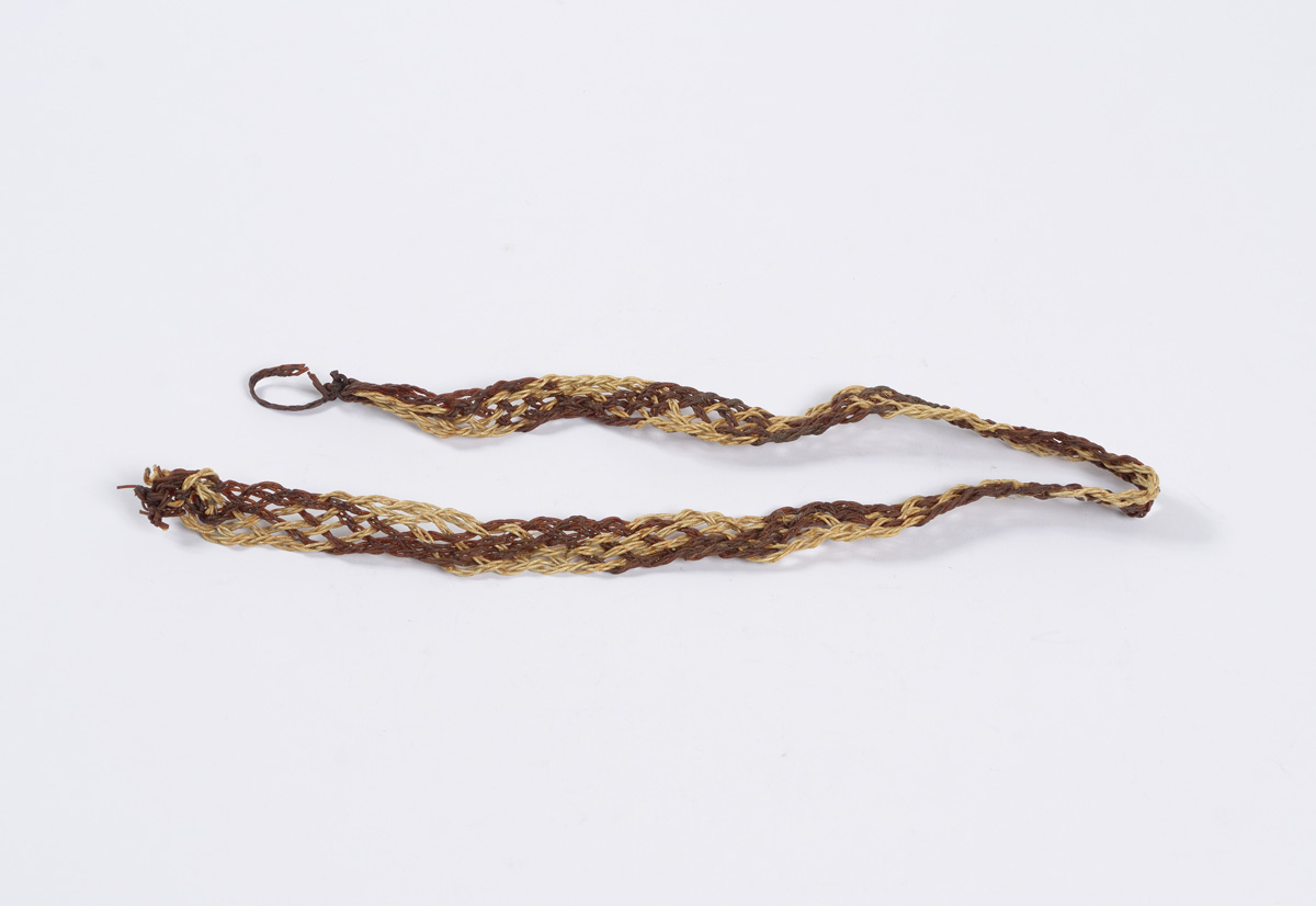 Belt woven from electrical wires that Sima Wronski made in the Ravensbrück camp